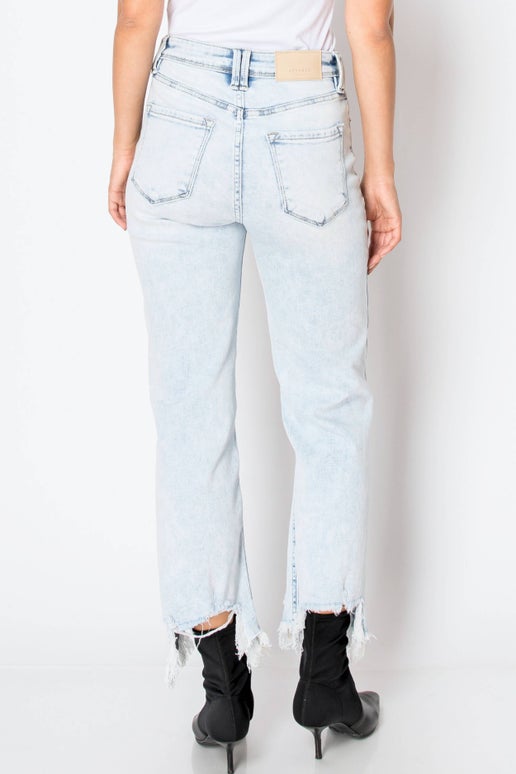 Modern Distressed Ankle Jeans