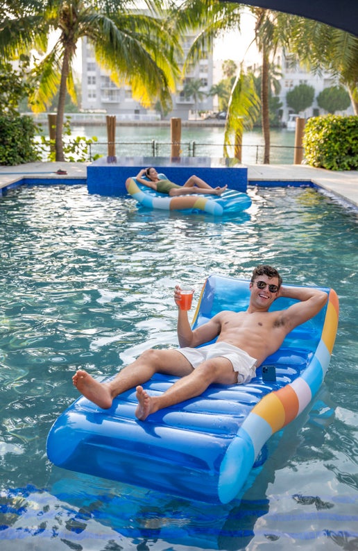 Good Vibes Collection – Inflatable Deluxe Chaise Lounge